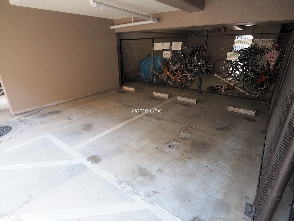 ライオンズマンション本蓮沼第2　駐車場